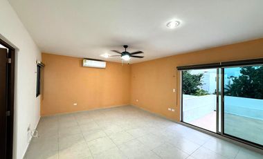 Amplia Casa de 4 recámaras y Piscina en Privada con Amenidades