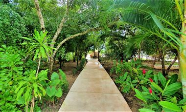 Amplia Casa de 4 recámaras y Piscina en Privada con Amenidades