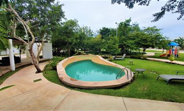 Amplia Casa de 4 recámaras y Piscina en Privada con Amenidades