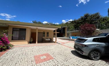 HERMOSA PROPIEDAD DE VENTA EN YUNGUILLA DOS CASAS