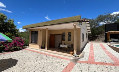 HERMOSA PROPIEDAD DE VENTA EN YUNGUILLA DOS CASAS