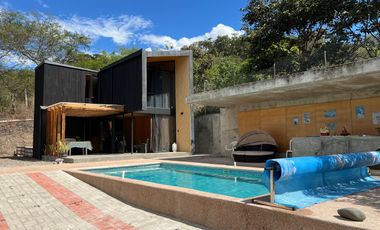 HERMOSA PROPIEDAD DE VENTA EN YUNGUILLA DOS CASAS