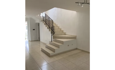 VILLA LUCRE / VILLA DE LAS AZORES / 420M / 3 HABITACION / 2 NIVELES