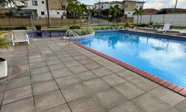 AALUILER DE CASA PH VISTA DEL LAGO LAS CUMBRES TERRENO AMPLIO VV