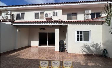 Alquiler Casa Reserva de Versalles Modelo Marsella 232 mts2