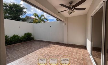 Alquiler Casa Reserva de Versalles Modelo Marsella 232 mts2