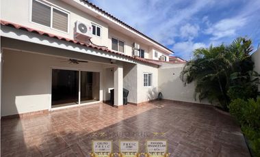 Alquiler Casa Reserva de Versalles Modelo Marsella 232 mts2