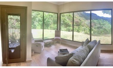 ALTOS DEL MARIA / CHAME / 2478M / CASA / 2 HABITACION / 2 BAÑOS /  AG