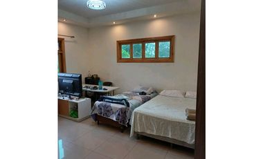 VENDO.CASA DE 4AMPLIAS.HABITACIONES.BQT