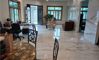 VENDO.CASA DE 4AMPLIAS.HABITACIONES.BQT