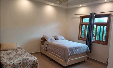 VENDO.CASA DE 4AMPLIAS.HABITACIONES.BQT