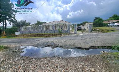 VENDO.CASA DE 4AMPLIAS.HABITACIONES.BQT