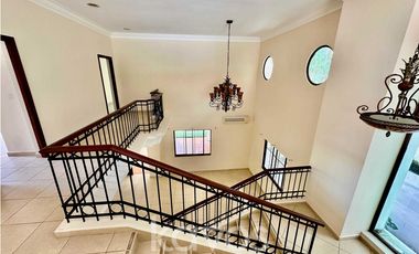 CASA EN VENTA - CAMINO DE CRUCES - CLAYTON