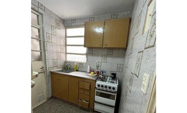 Departamento 3 ambientes con baulera Rivadavia 2400
