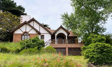 Hermosa casa frente al golf. Cerca del mar