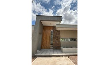 INKASA INMOBILIARIA - VENDE CASA EN BARRIO PRIVADO VIEYTES