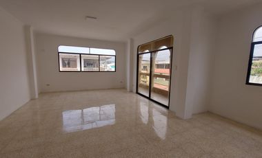 Se alquila departamento en primer piso Urdenor 2 zona Centro Empresarial Colón