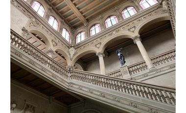 AV.BELGRANO 2800,VENTA CASA  DE GRAN VALOR ARQ!!!!