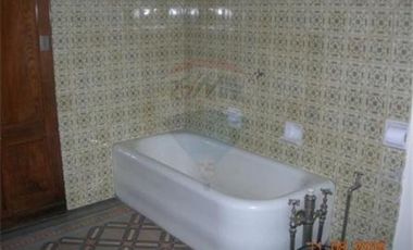 AV.BELGRANO 2800,VENTA CASA  DE GRAN VALOR ARQ!!!!