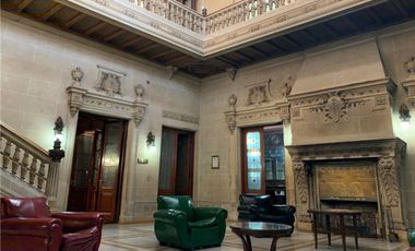 AV.BELGRANO 2800,VENTA CASA  DE GRAN VALOR ARQ!!!!