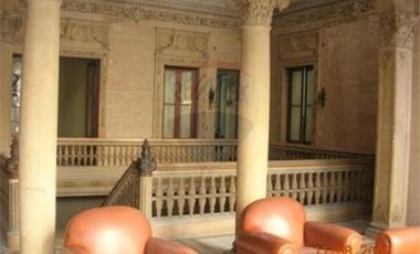 AV.BELGRANO 2800,VENTA CASA  DE GRAN VALOR ARQ!!!!