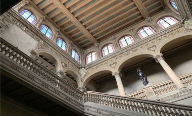 AV.BELGRANO 2800,VENTA CASA  DE GRAN VALOR ARQ!!!!