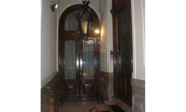 AV.BELGRANO 2800,VENTA CASA  DE GRAN VALOR ARQ!!!!