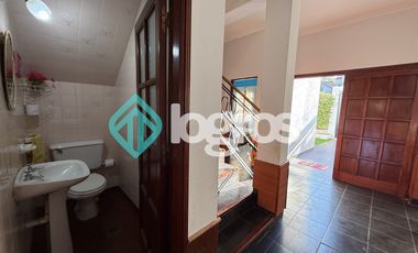 Casa en venta con cochera en Grand Bourg