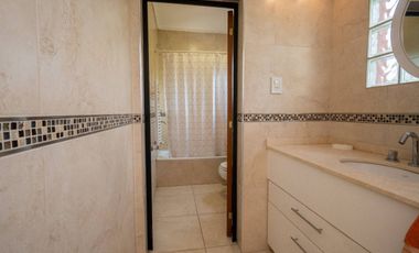 VENTA HERMOSA CASA NUEVA EN LOS MOLINOS