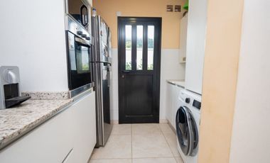 VENTA HERMOSA CASA NUEVA EN LOS MOLINOS