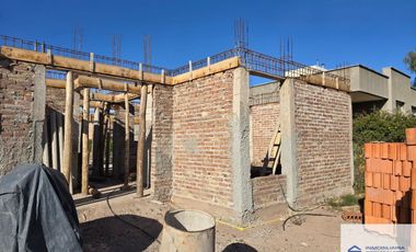 Casa en venta de 5 dormitorios c/ cochera en Russell