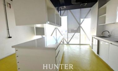 Oficina en Arriendo en Paseo Huerfanos/ Metro Santa Lucia