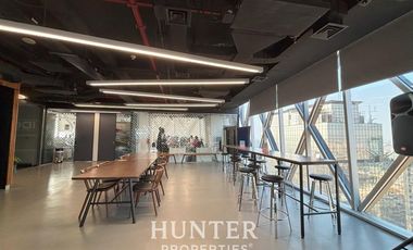 Oficina en Arriendo en Paseo Huerfanos/ Metro Santa Lucia