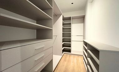 VENTA CASA MIRAFLORES PILETA Y JARDIN A ESTRENAR