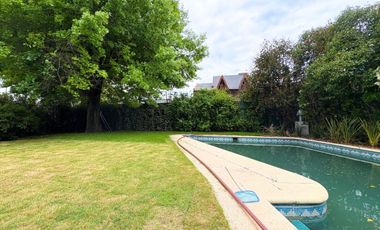 VENTA CASA MIRAFLORES PILETA Y JARDIN A ESTRENAR