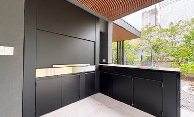 VENTA CASA MIRAFLORES PILETA Y JARDIN A ESTRENAR