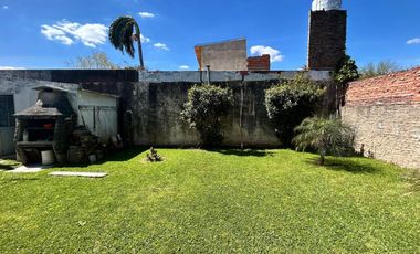 CASA 4 AMBIENTES EN VENTA EN JOSE LEON SUAREZ