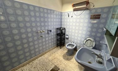 CASA 4 AMBIENTES EN VENTA EN JOSE LEON SUAREZ