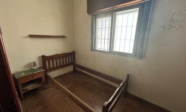 CASA 4 AMBIENTES EN VENTA EN JOSE LEON SUAREZ