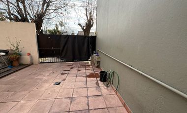 CASA 3 AMB. C/PILETA, QUINCHO, PATIO Y COCHERA