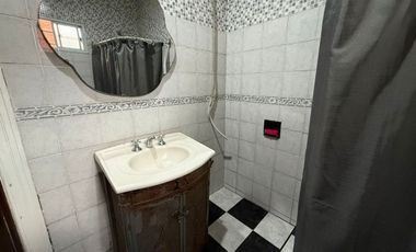 CASA 3 AMB. C/PILETA, QUINCHO, PATIO Y COCHERA