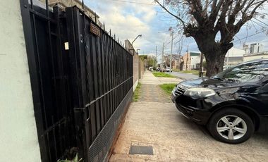 CASA 3 AMB. C/PILETA, QUINCHO, PATIO Y COCHERA