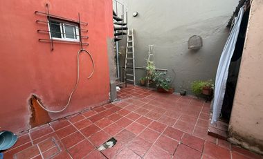 CASA 3 AMB. C/PILETA, QUINCHO, PATIO Y COCHERA