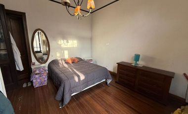 CASA 3 AMB. C/PILETA, QUINCHO, PATIO Y COCHERA