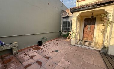 CASA 3 AMB. C/PILETA, QUINCHO, PATIO Y COCHERA