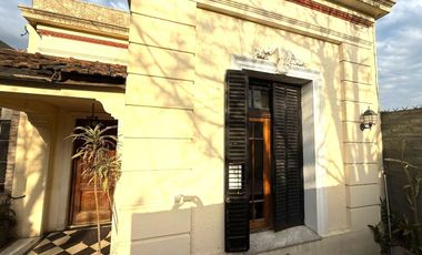 CASA 3 AMB. C/PILETA, QUINCHO, PATIO Y COCHERA