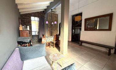 CASA 3 AMB. C/PILETA, QUINCHO, PATIO Y COCHERA