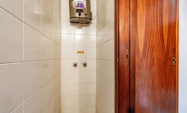 Oficina Venta San Isidro con cochera Excelente