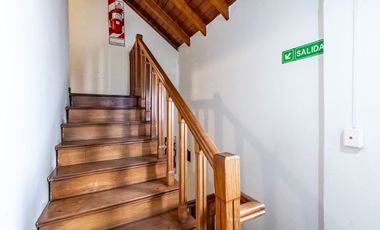 Oficina Venta San Isidro con cochera Excelente