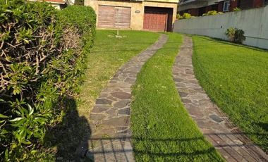 Casa en venta - 3 Dormitorios 2 Baños - Mar del Plata